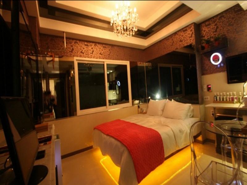 February Boutique Hotel Hwanggeum