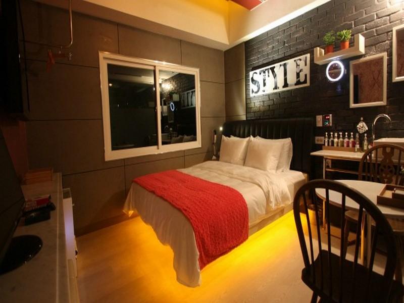 February Boutique Hotel Hwanggeum