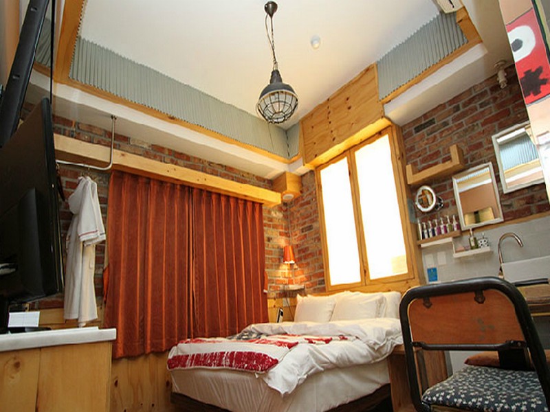 February Boutique Hotel Hwanggeum