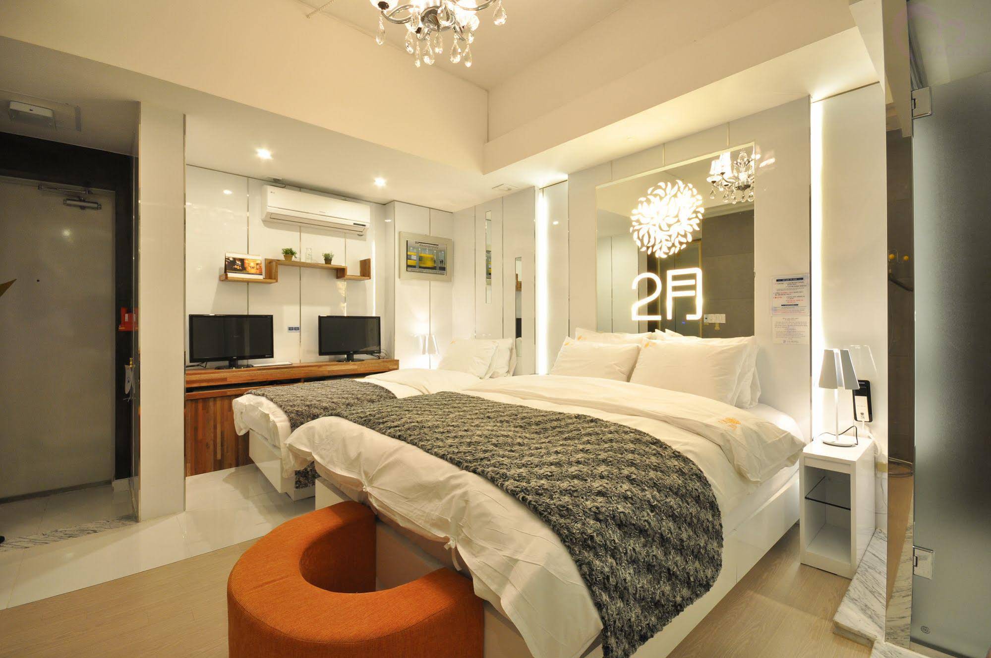 February Hotel Apsan