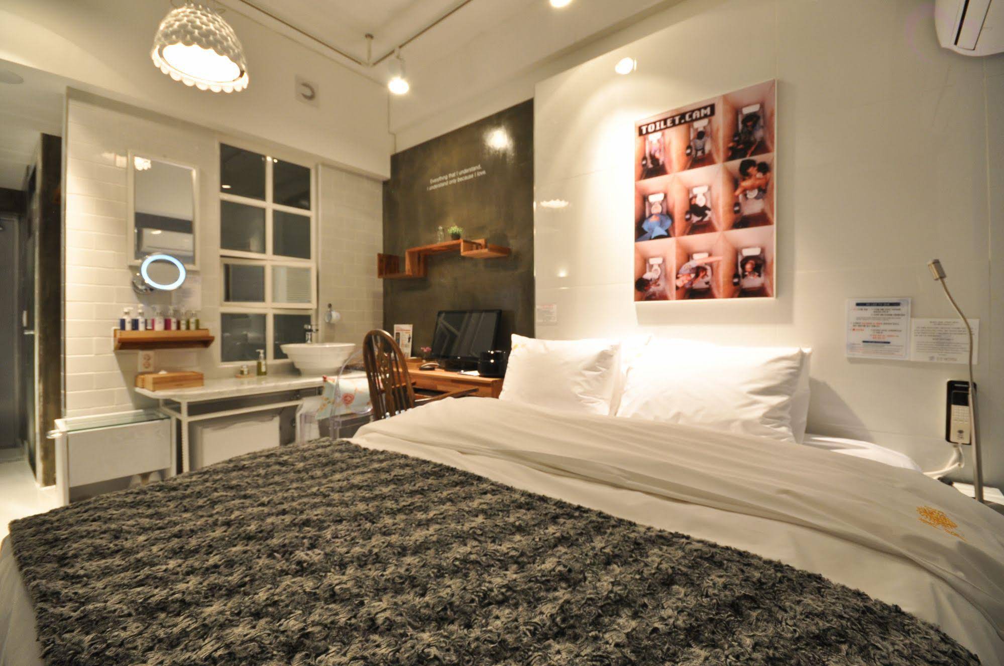 February Hotel Apsan