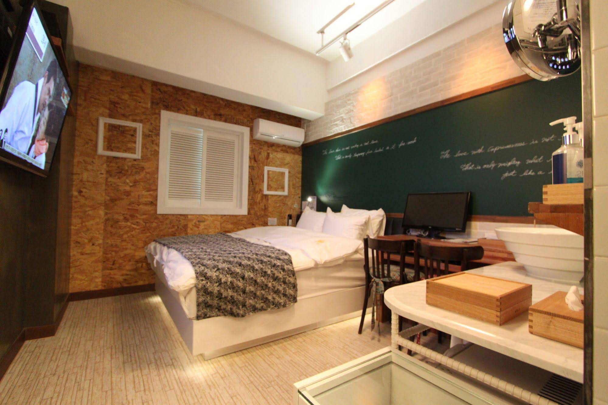 February Hotel Apsan