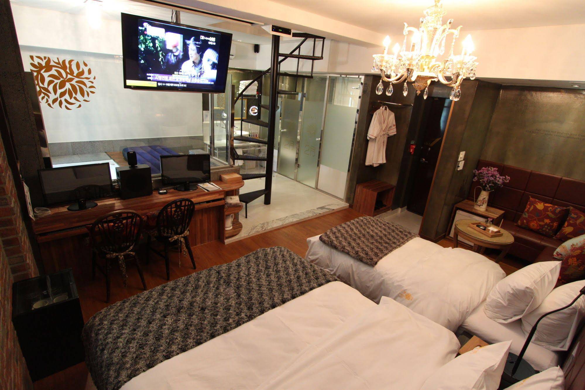 February Hotel Apsan