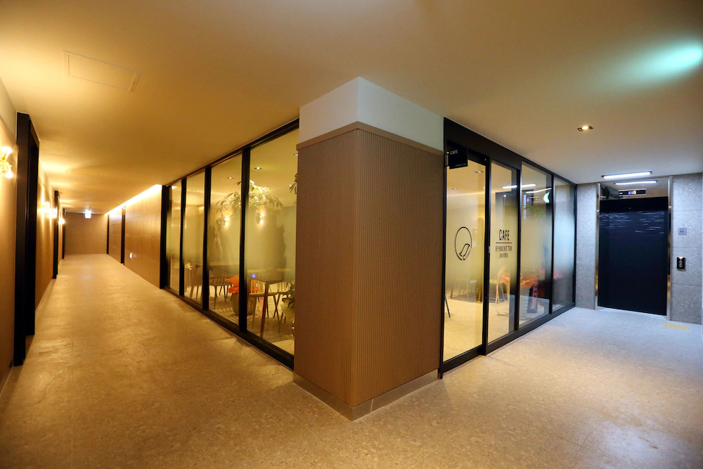 Forest 701 Hotel