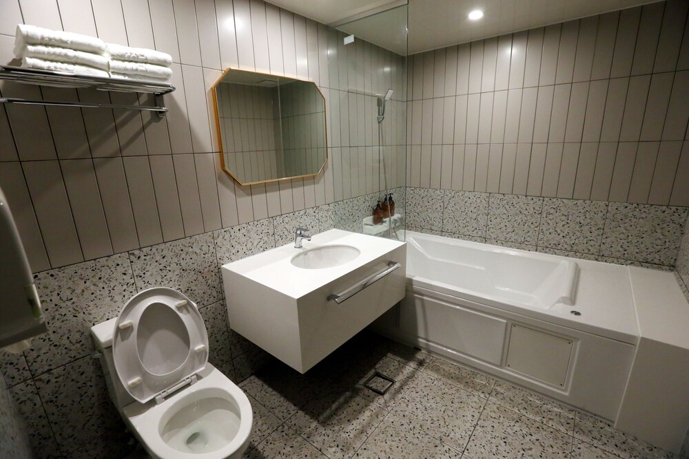 Forest 701 Hotel