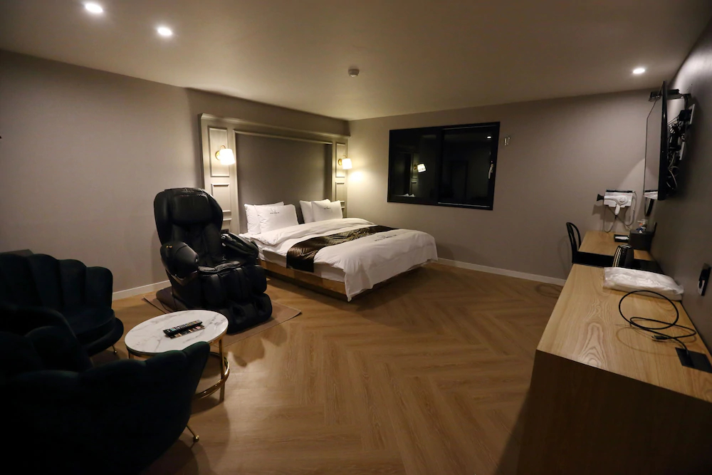 Forest 701 Hotel