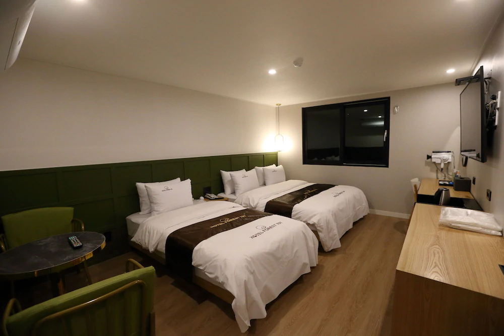Forest 701 Hotel