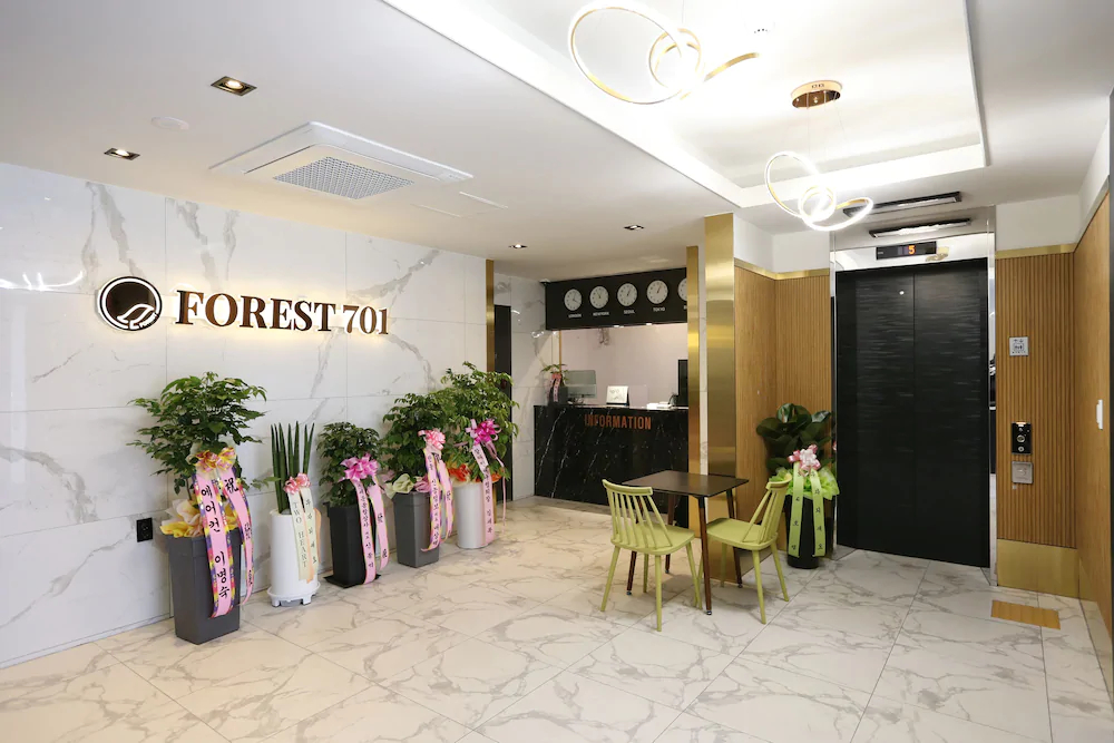 Forest 701 Hotel