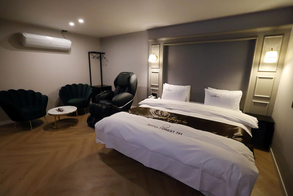 Forest 701 Hotel
