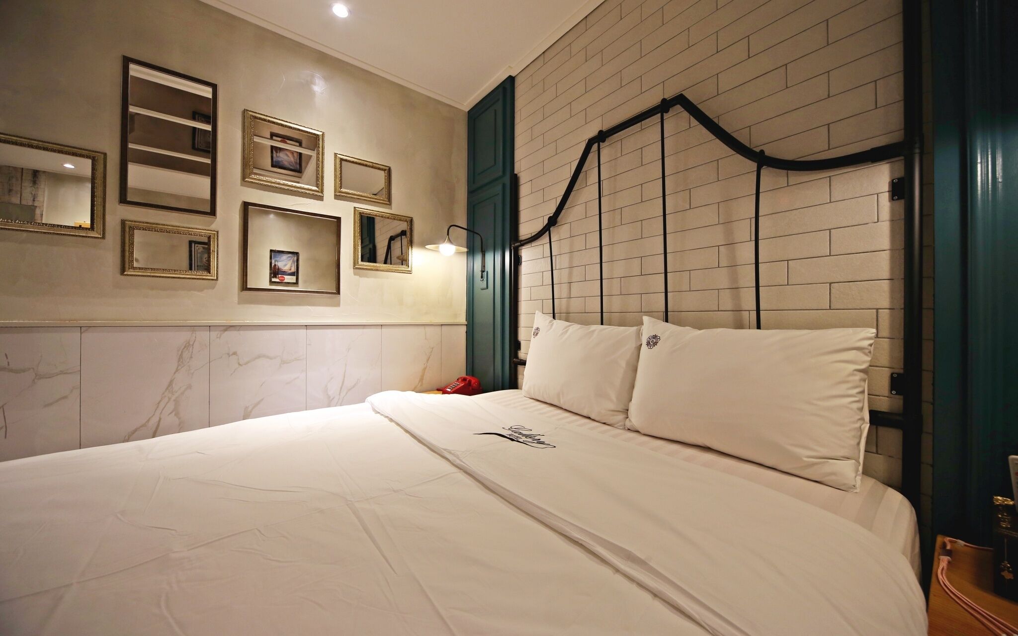 Gallery Hotel