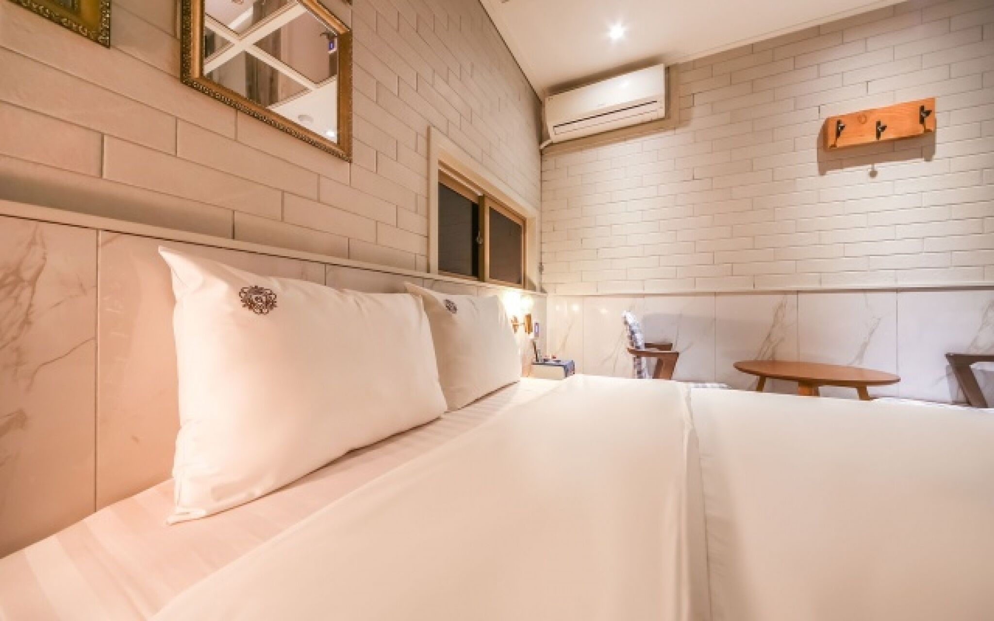 Gallery Hotel
