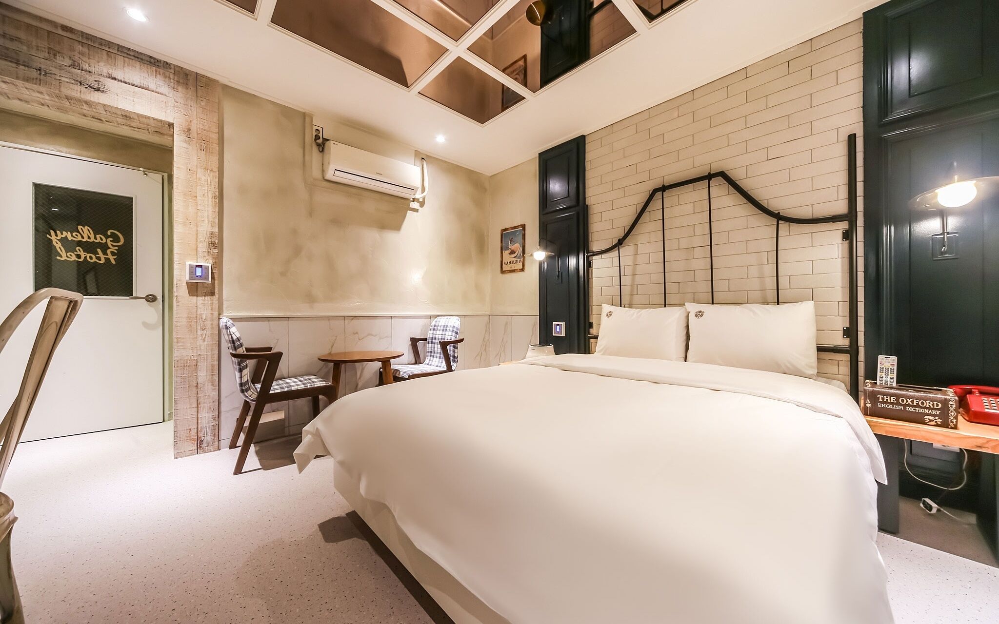 Gallery Hotel