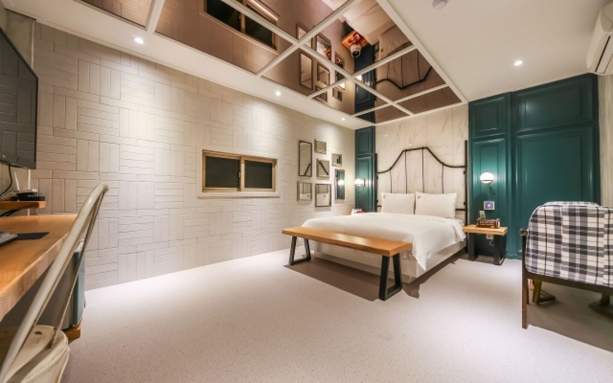 Gallery Hotel