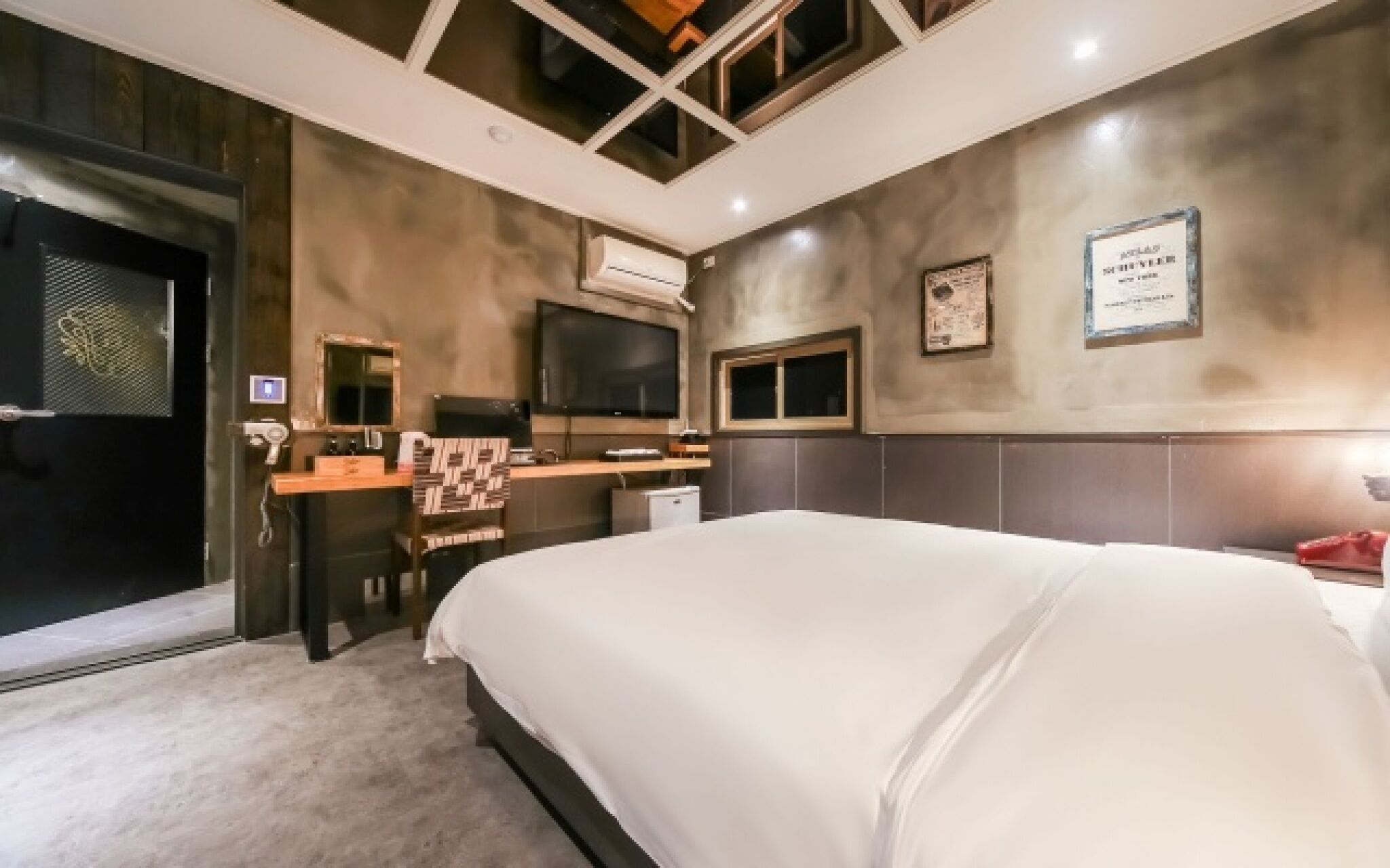Gallery Hotel