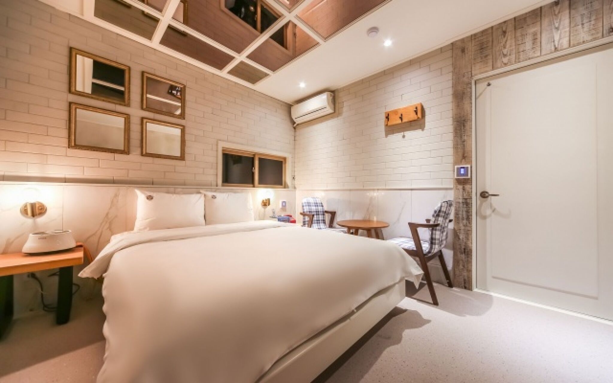 Gallery Hotel
