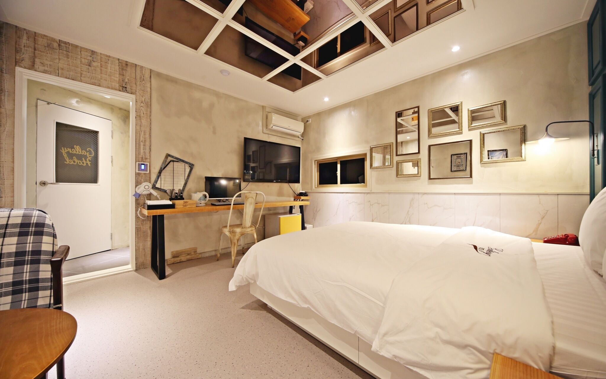 Gallery Hotel