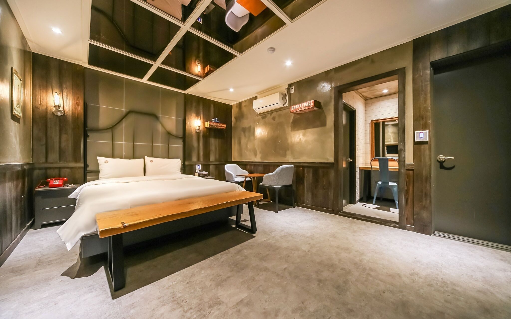 Gallery Hotel