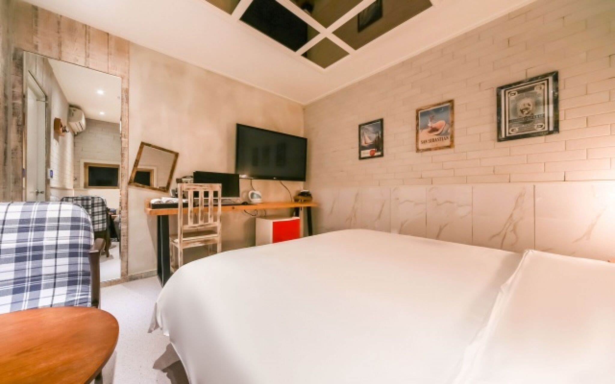 Gallery Hotel