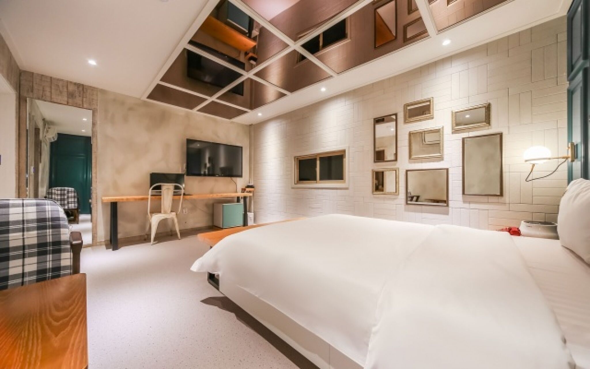 Gallery Hotel