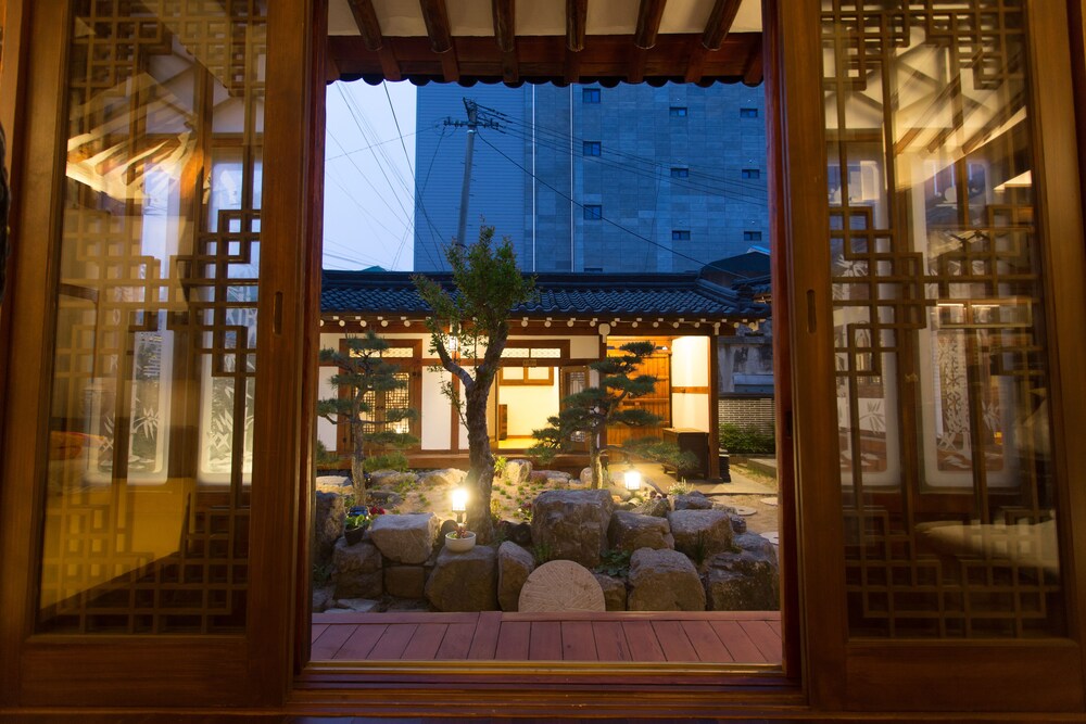 Hanok 1957