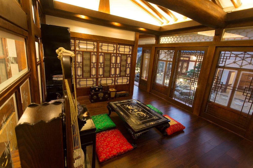 Hanok 1957