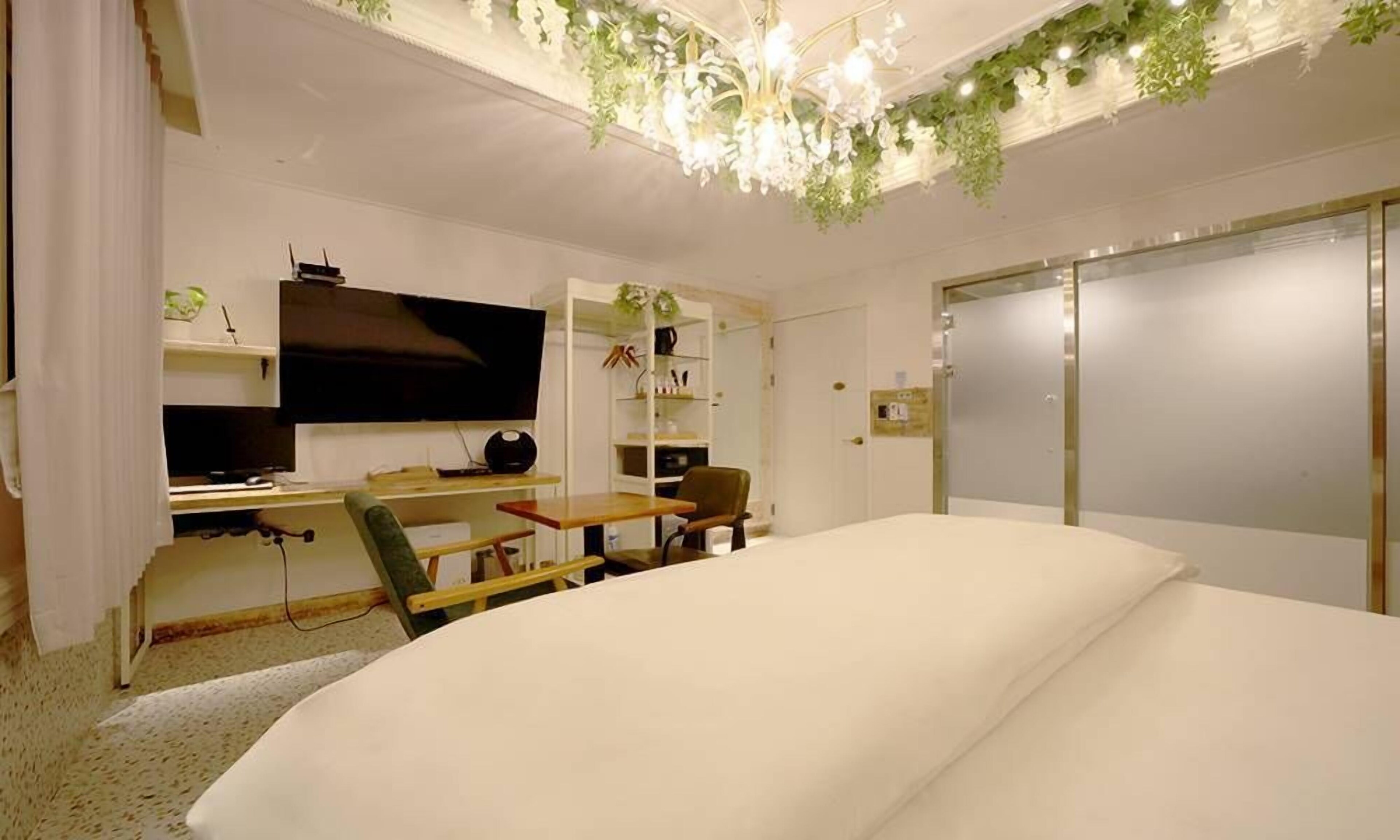 Hotel February Dongdaegu