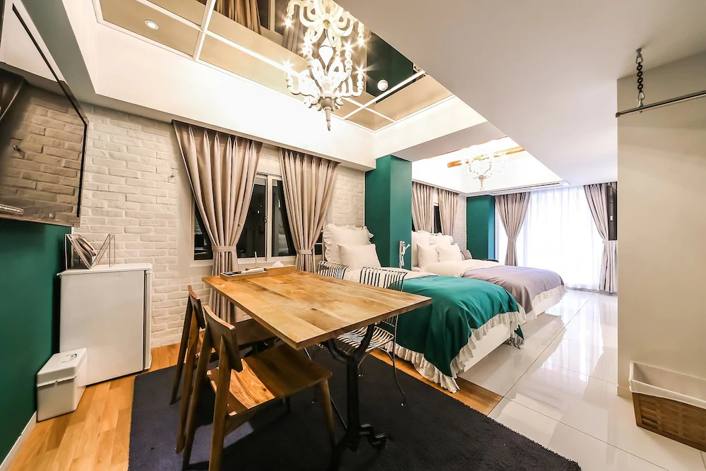 Hotel February Suseong