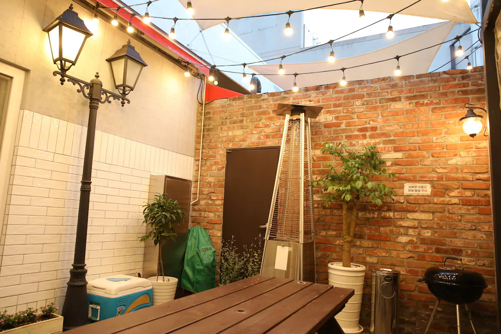 Hotel February Suseong