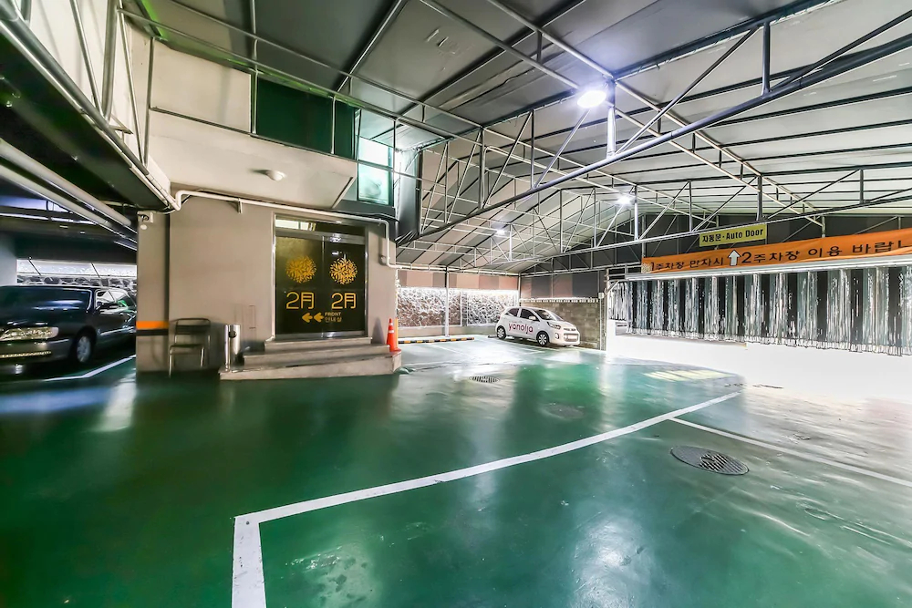 Hotel February Suseong