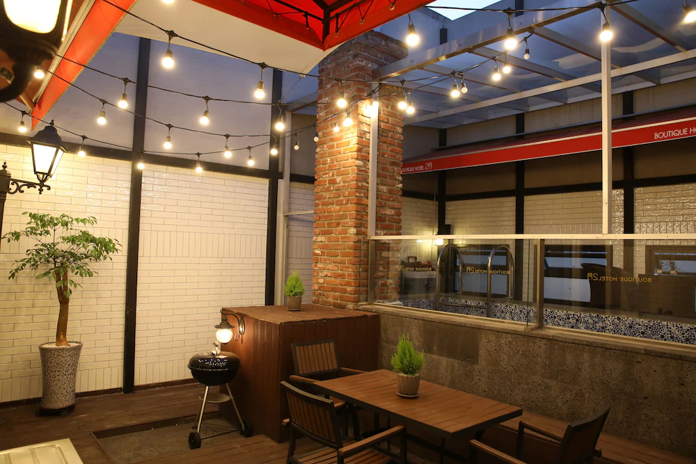 Hotel February Suseong