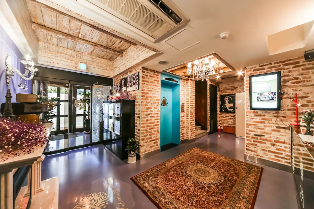 Hotel February Suseong