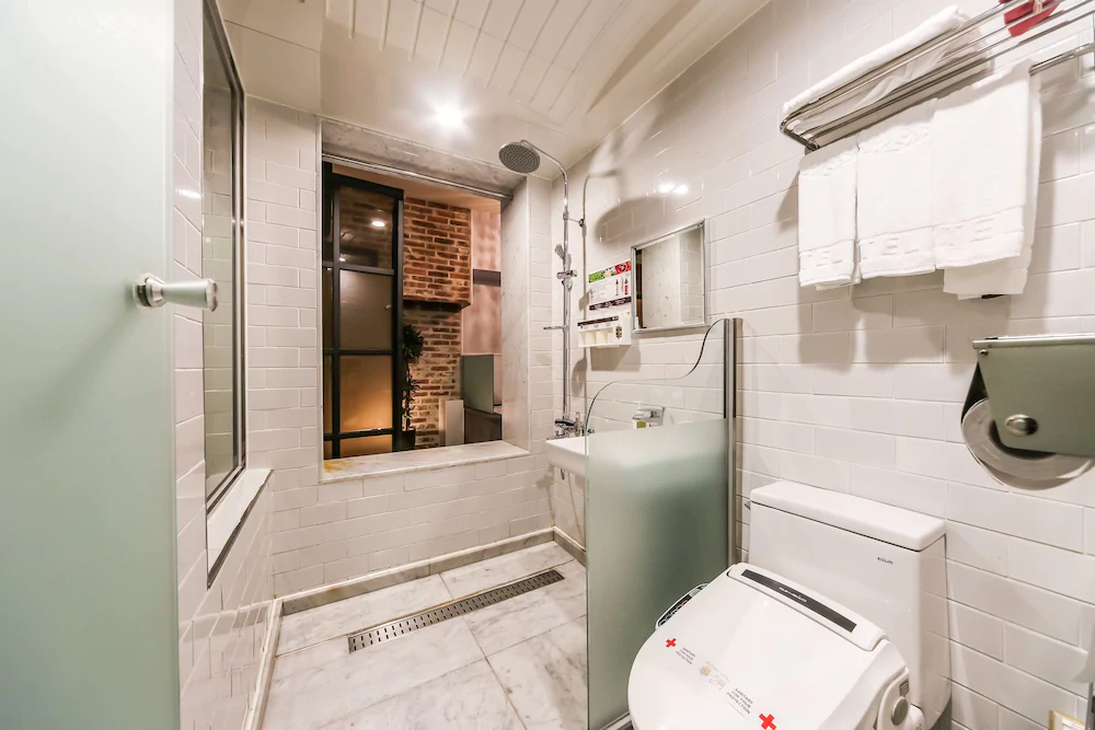 Hotel February Suseong