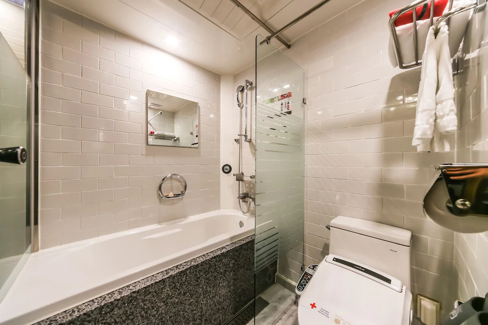 Hotel February Suseong