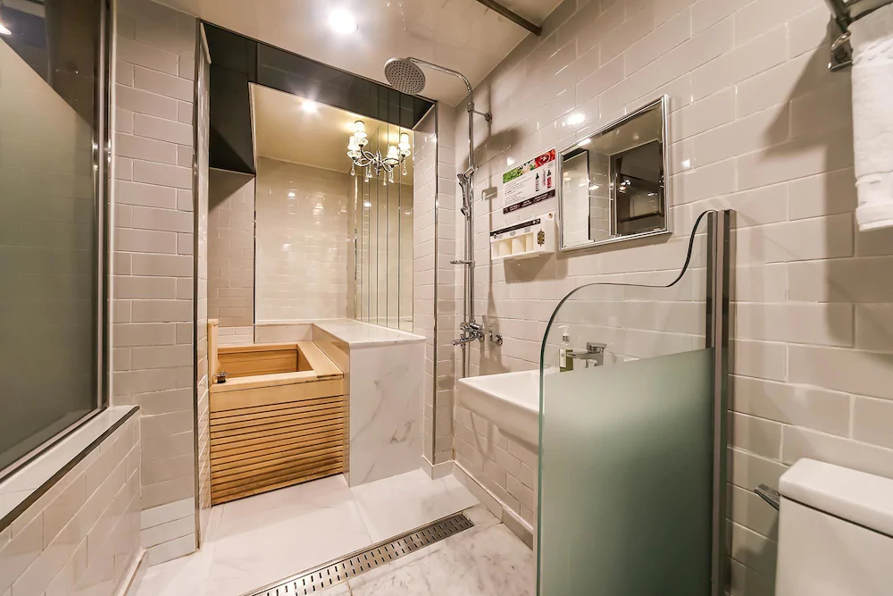 Hotel February Suseong