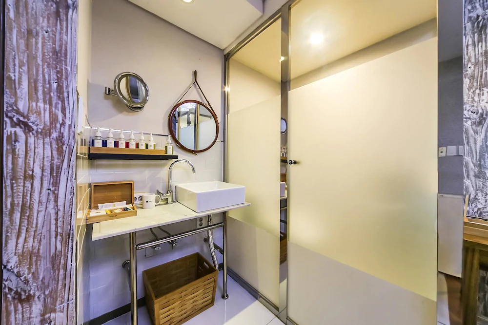 Hotel February Suseong