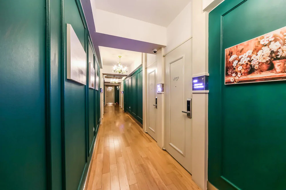 Hotel February Suseong