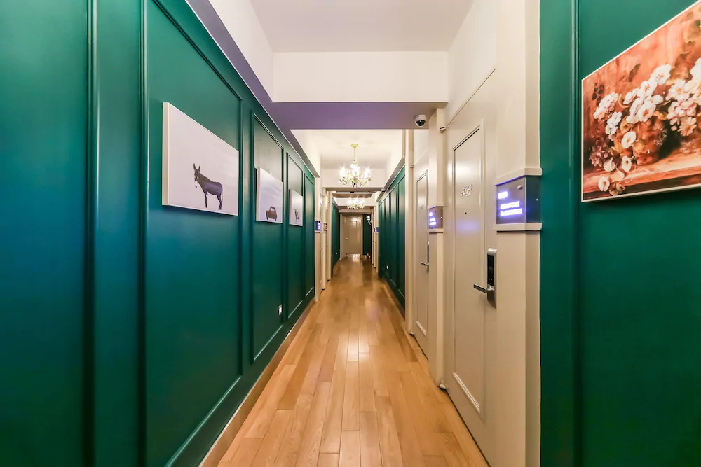 Hotel February Suseong