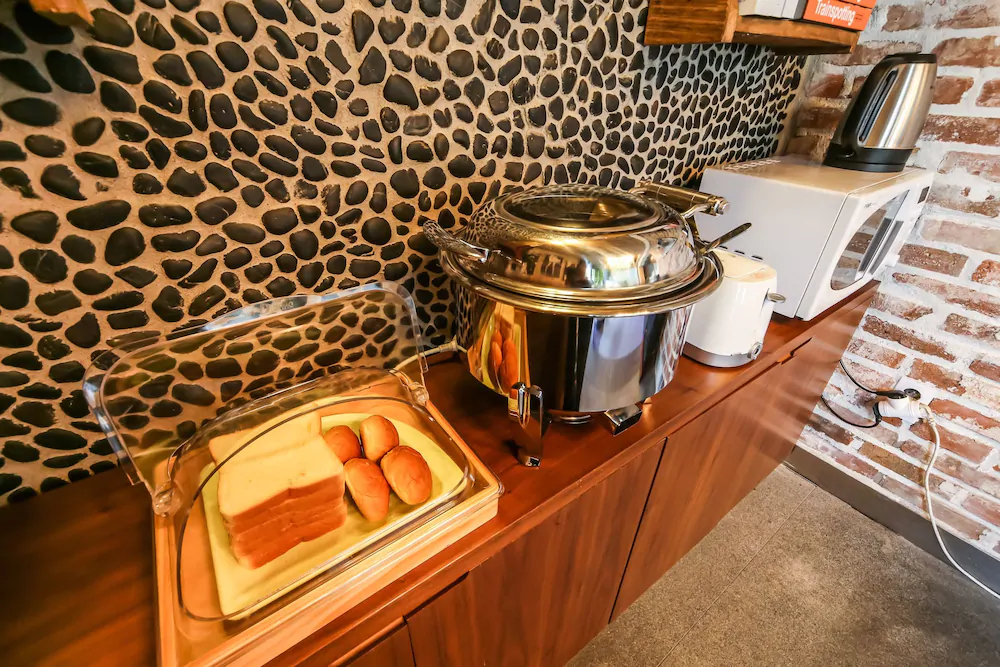 Hotel February Suseong