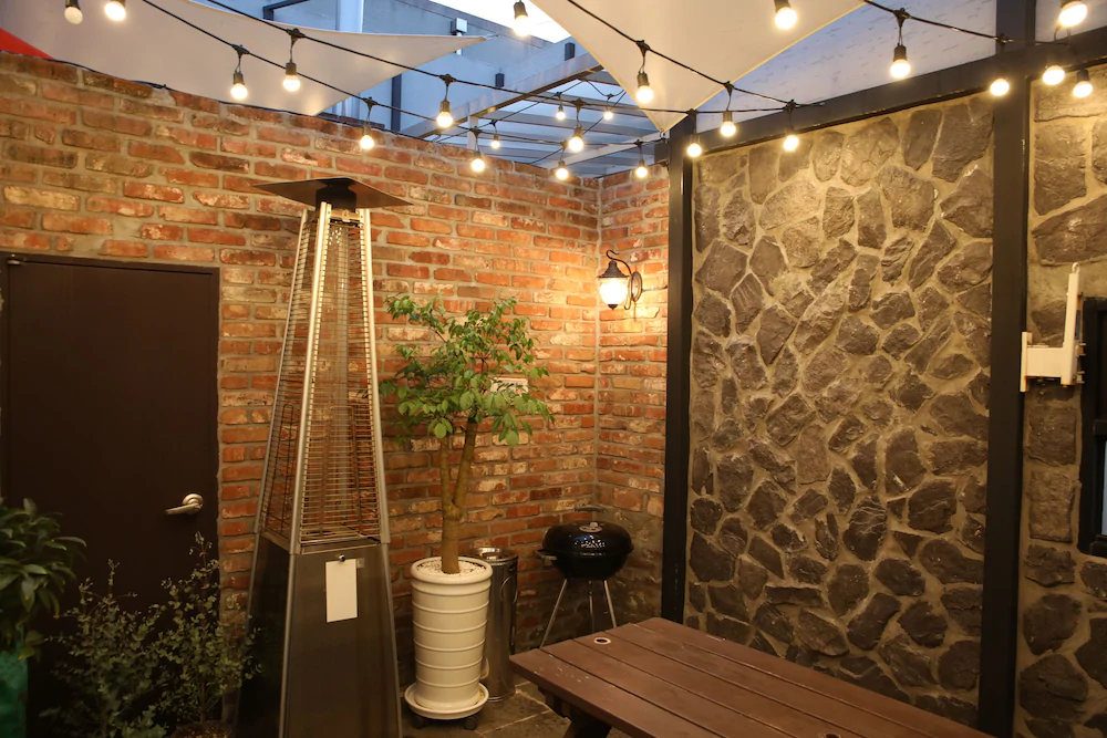 Hotel February Suseong