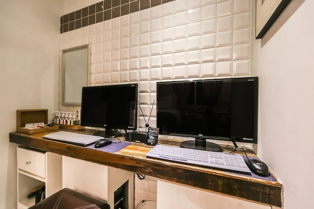 Hotel February Suseong