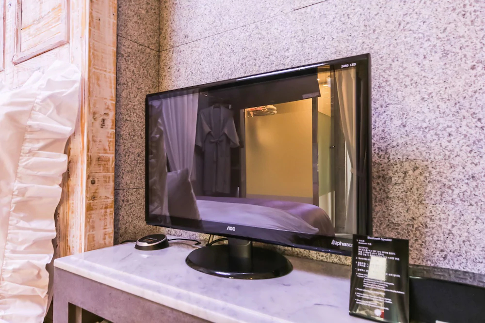 Hotel February Suseong