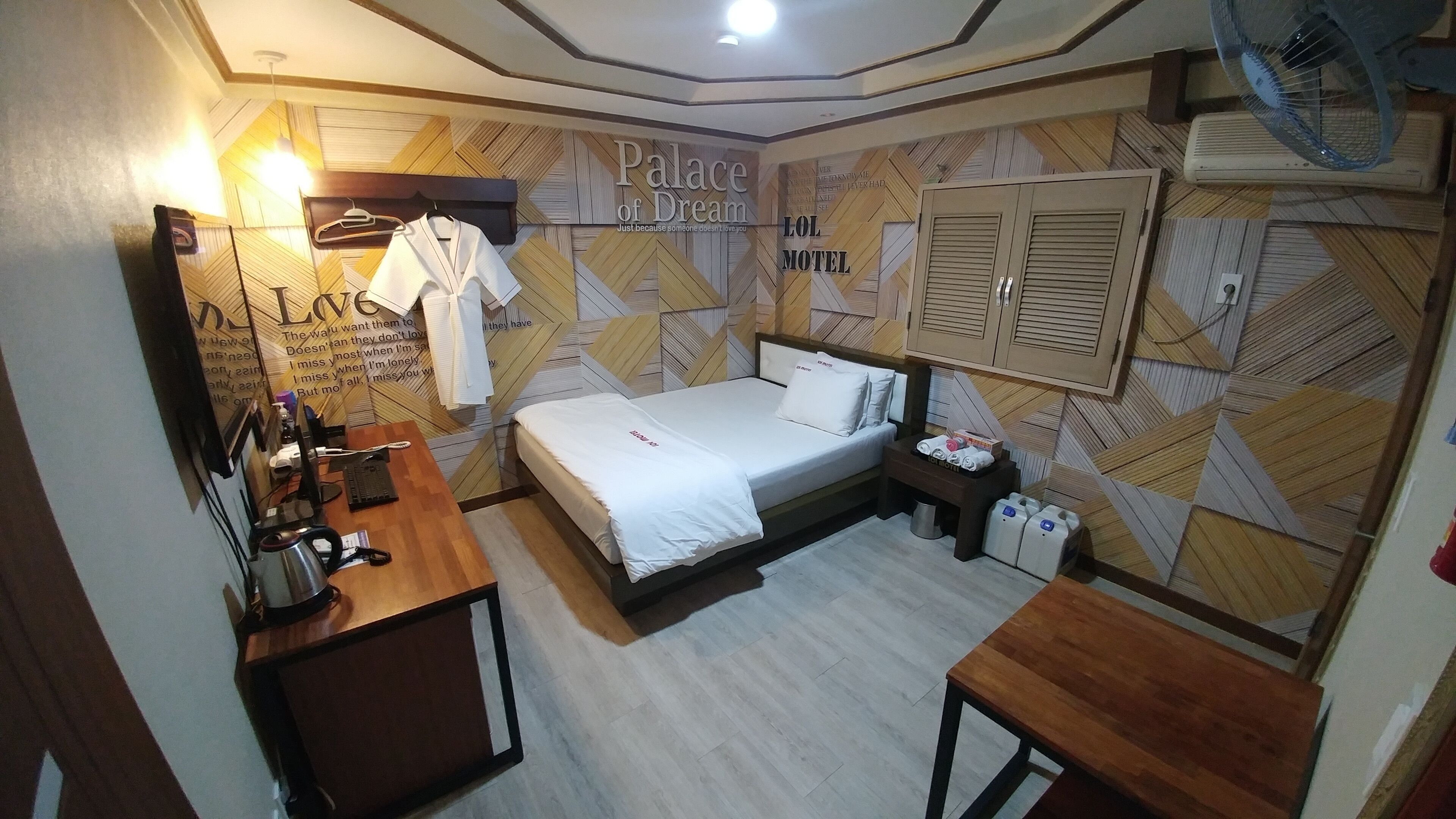 Lol Motel