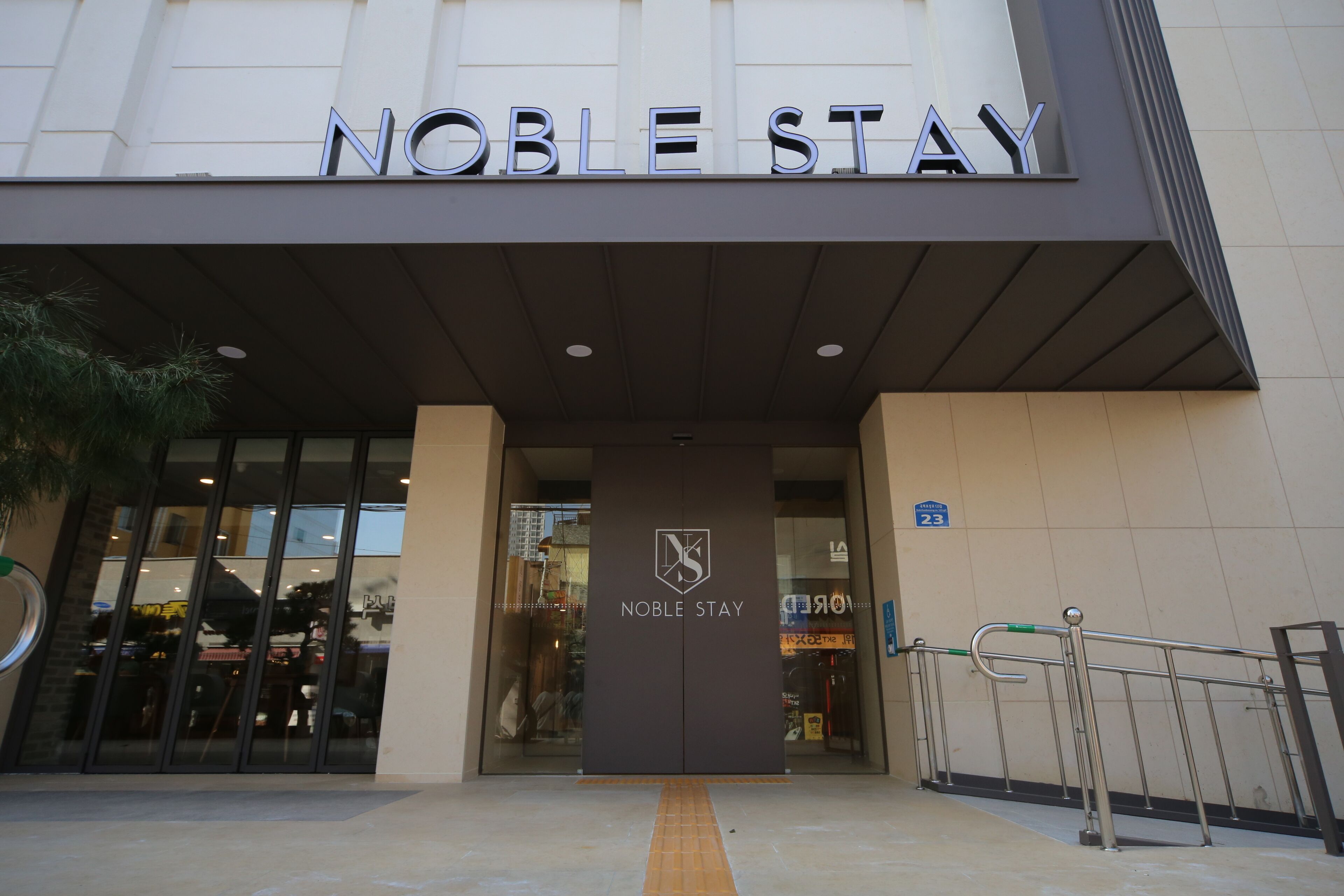 Noble Stay
