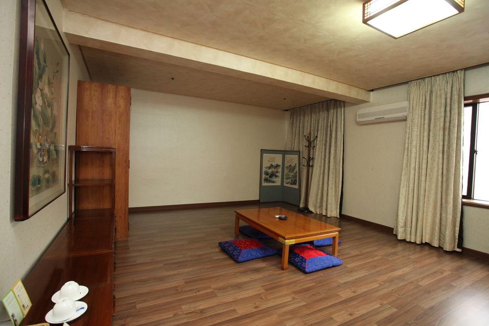 Prince Hotel