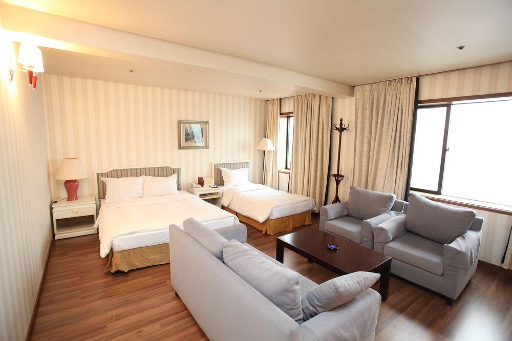 Prince Hotel