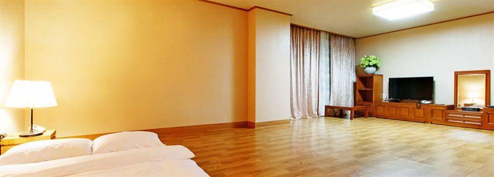 Queen Vell Hotel & Wedding