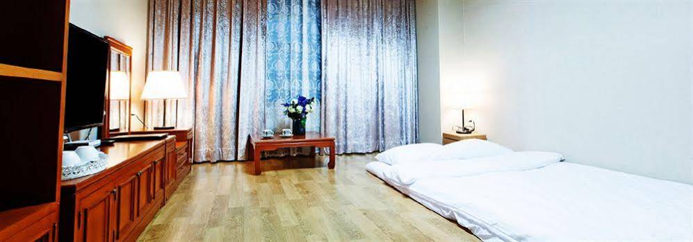 Queen Vell Hotel & Wedding