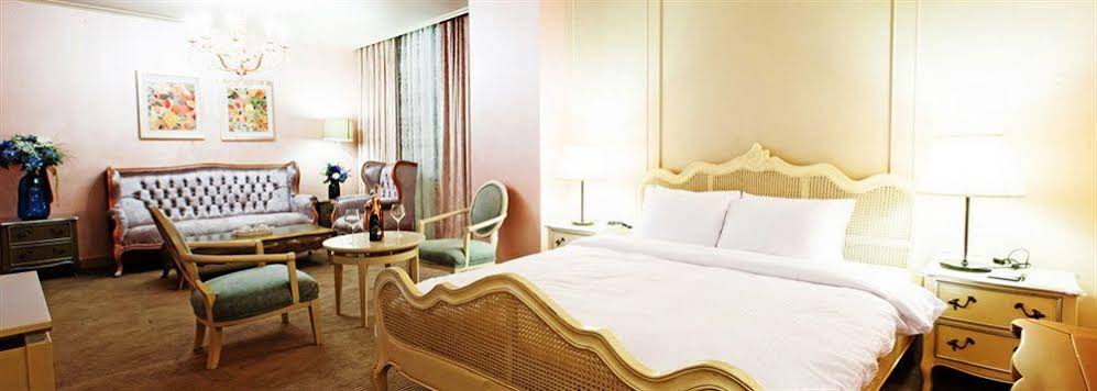 Queen Vell Hotel & Wedding