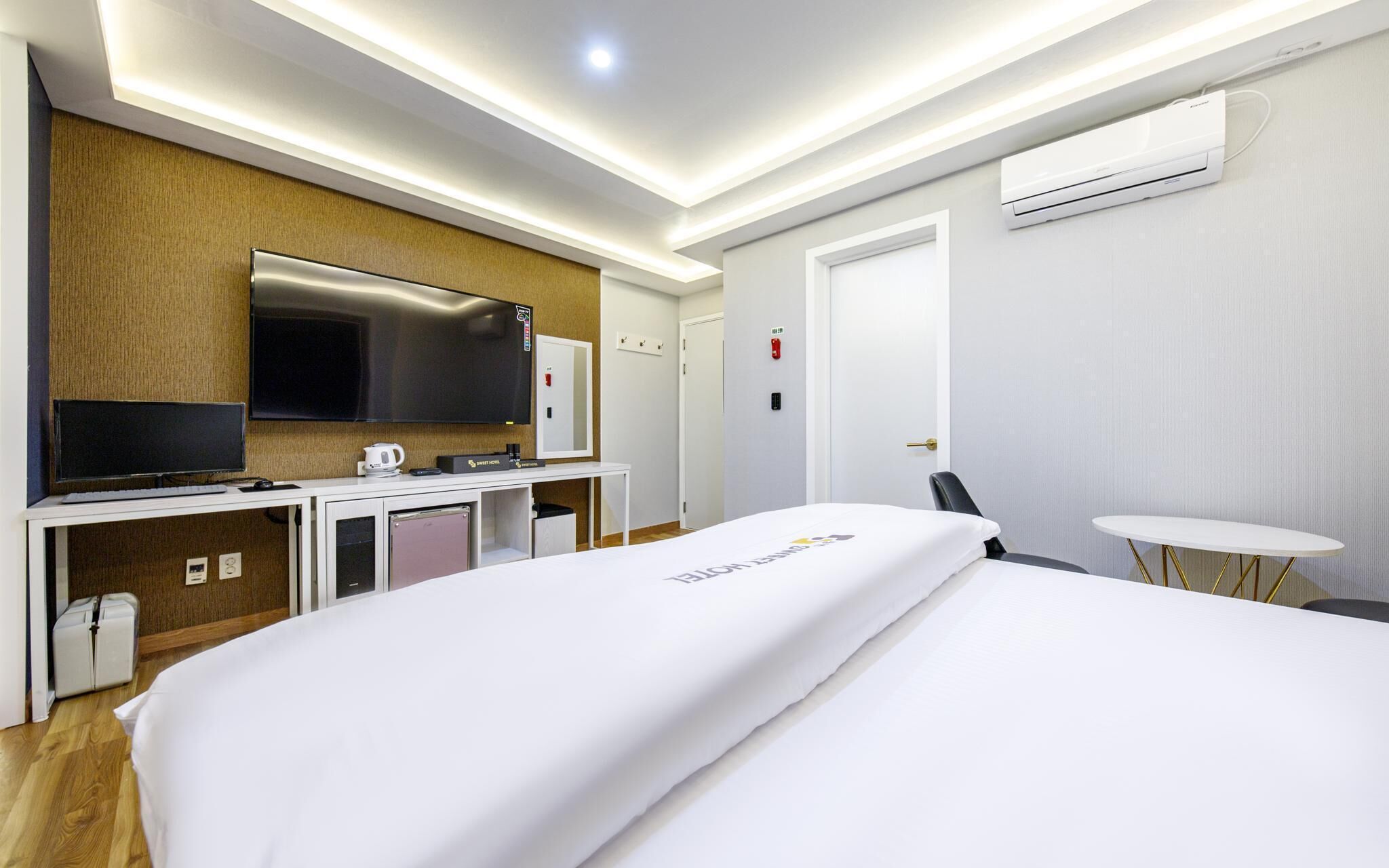 Sweet Hotel