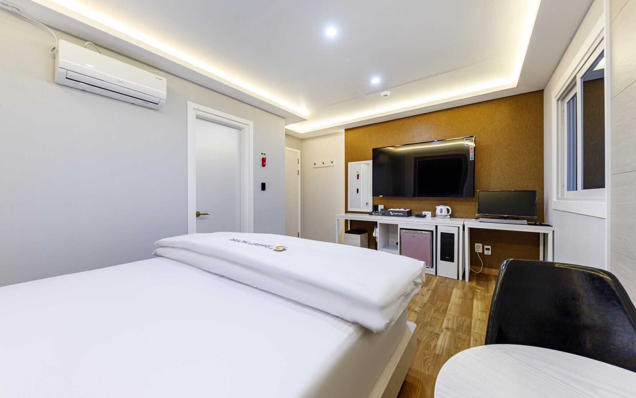 Sweet Hotel